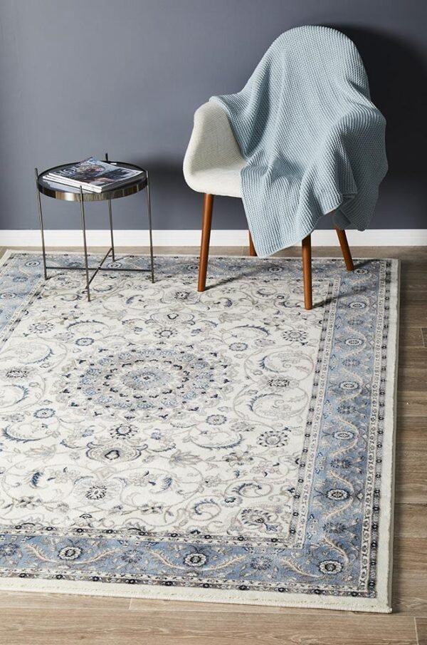 Traditional Rug Colour White With Blue Border